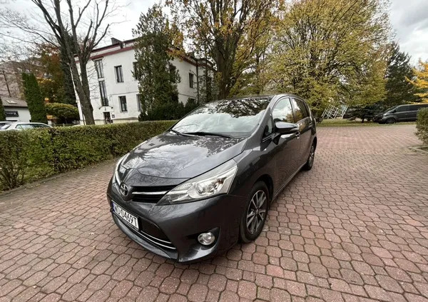 Toyota Verso cena 50500 przebieg: 141000, rok produkcji 2013 z Warszawa małe 301